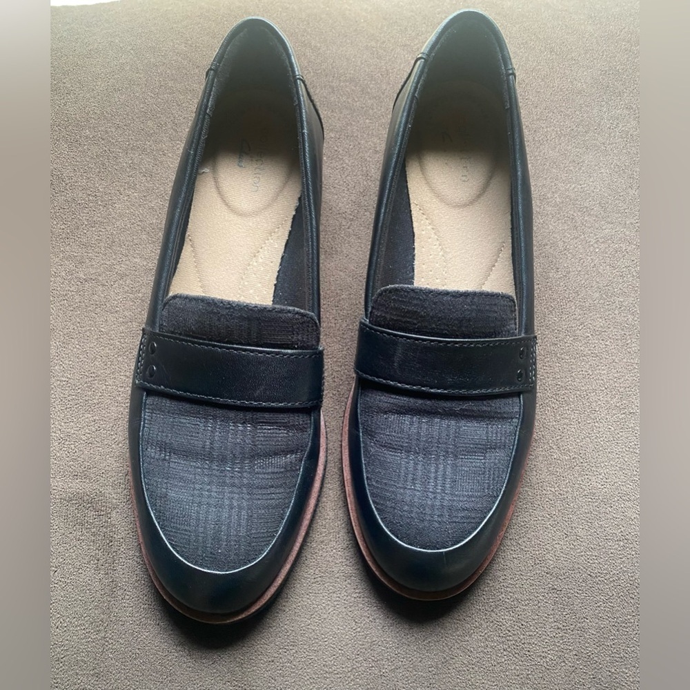 Clarks loafer